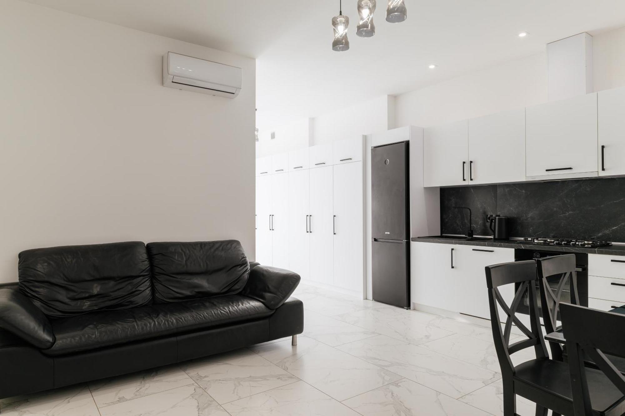 Luxury Apartments-Belochka Uschhorod Exterior foto